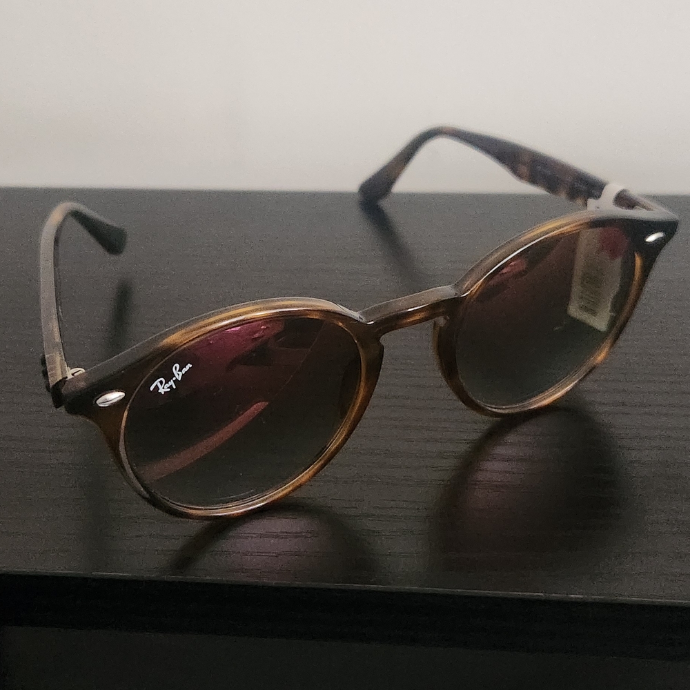 Ray-Ban Light Brown Havana Frame Wmn's Sunglasses . NO CASE